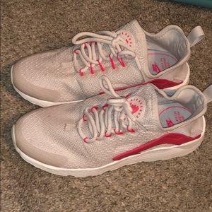 Nike Hurache women’s 8.5